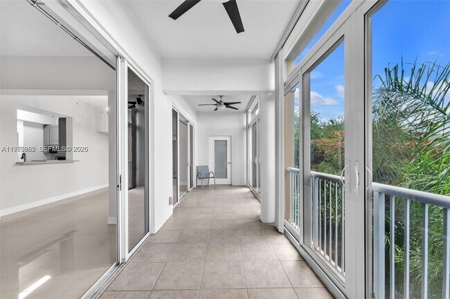 Building Photo - 619 E Sheridan St