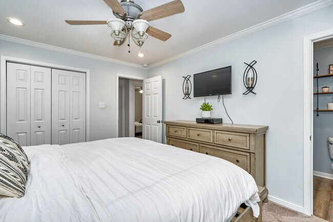 Building Photo - 3434 Castlebury Dr