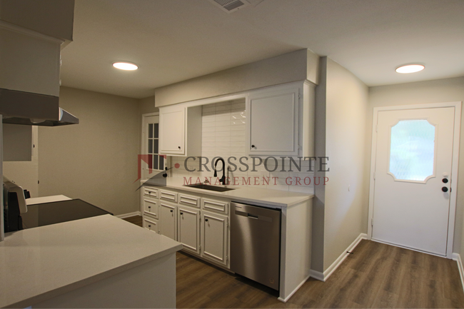 Building Photo - Aberdeen Duplex - 4309/4313 SERIES 308