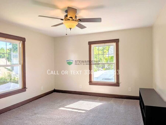 Building Photo - 750 Amherst Rd NE