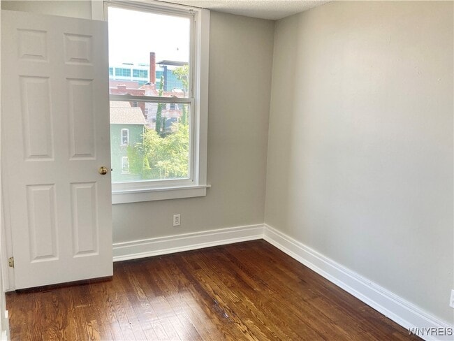 Building Photo - 294 S Elmwood Ave