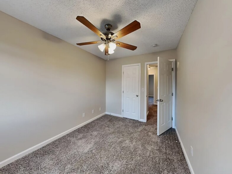 Building Photo - 4109 S Lewiston Cir