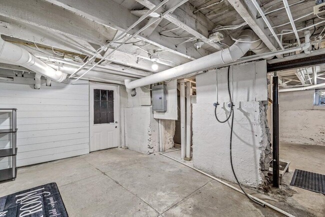 Building Photo - 1474 Glenn Ave