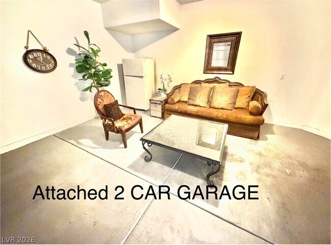 Building Photo - 399 Center Green Dr