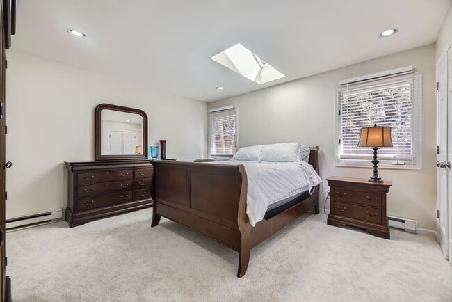 Building Photo - 3 BDR Oasis near Denver Botanic Gardens