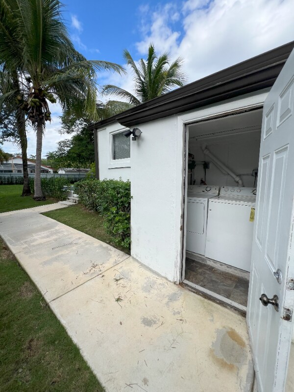 Building Photo - 6415 SW 82nd St