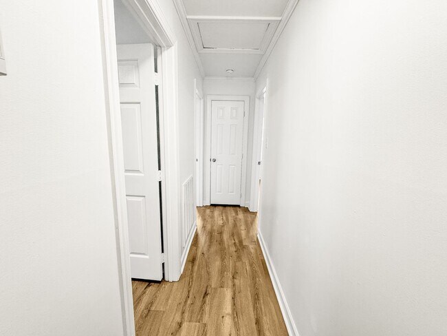 Building Photo - Newly Remodeled 3-BR, 2-Bath Home