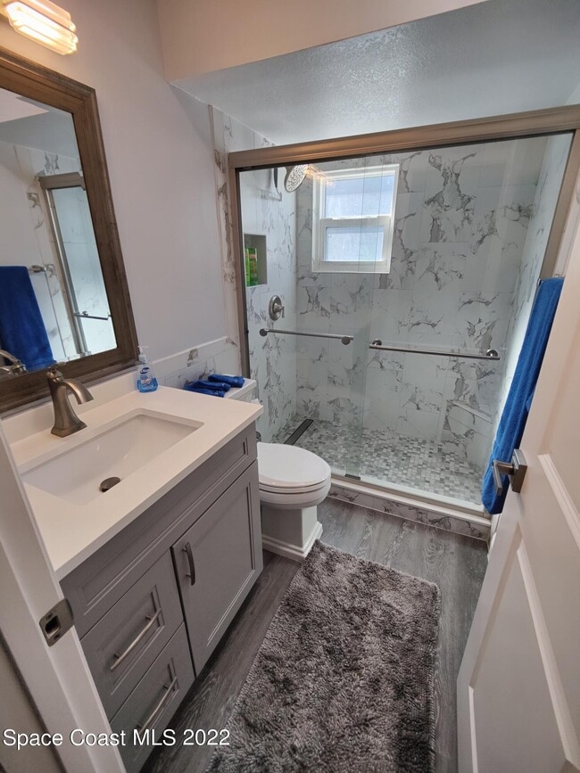 Building Photo - 100 Coral Way E