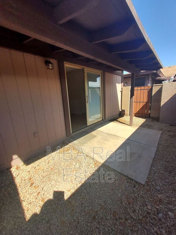 Building Photo - 908 S Casitas Dr