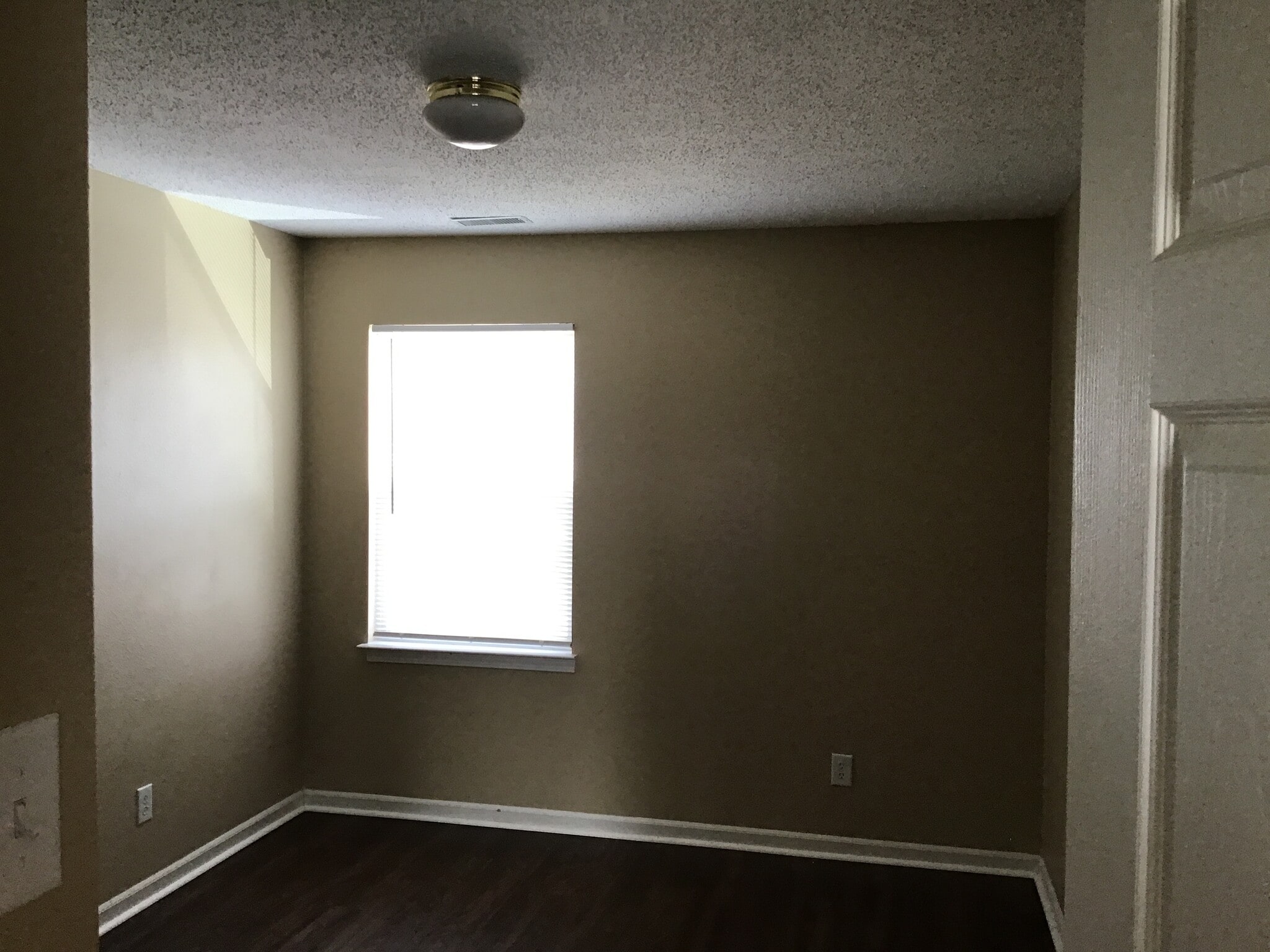 Building Photo - 2012 Fullwood Dr