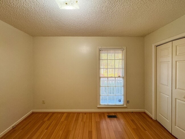 Building Photo - Charming 3 Bed 2 Bath Home in Jack Britt