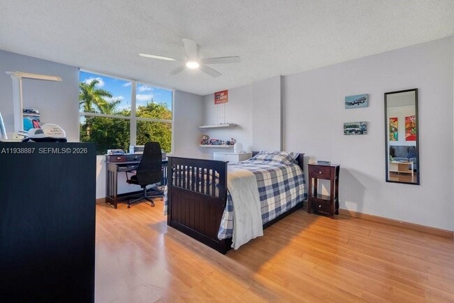 Building Photo - 105 Royal Pk Dr