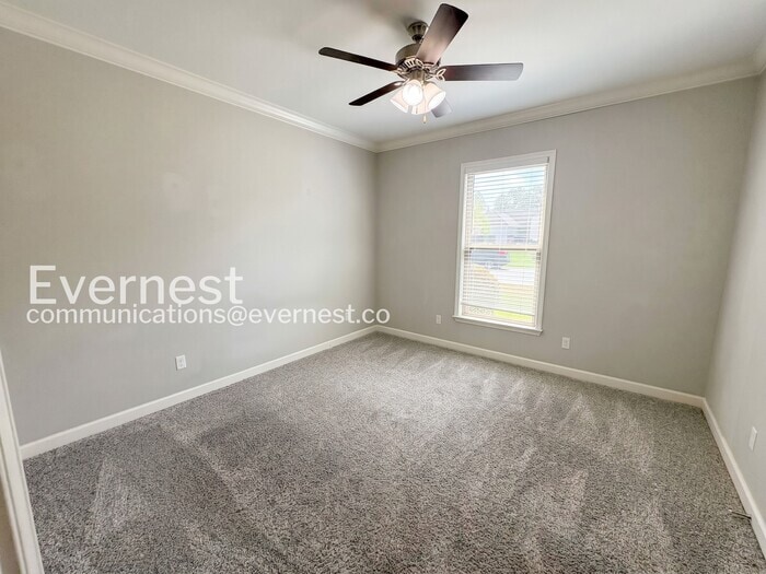 Building Photo - 120 Melville Dr