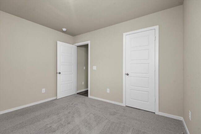Building Photo - 13567 bay springs drive