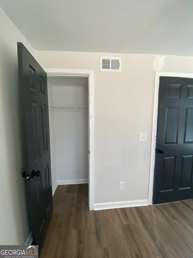 Building Photo - 901 Pacific Ave