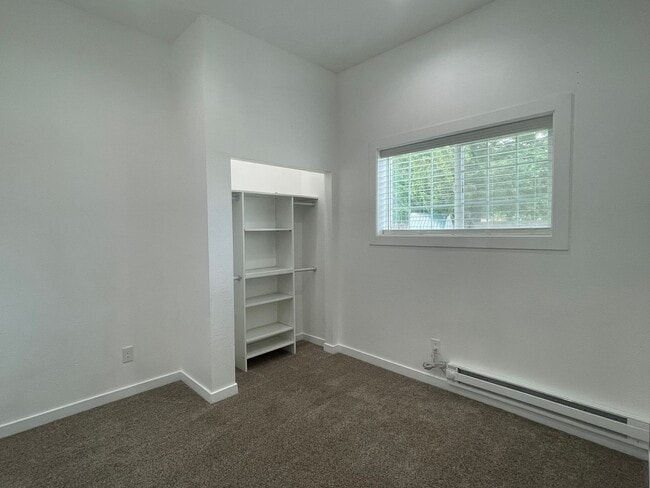 Building Photo - Updated 2 bedroom, large fenced back yard and WATER/SEWER INCLUDED IN RENT!