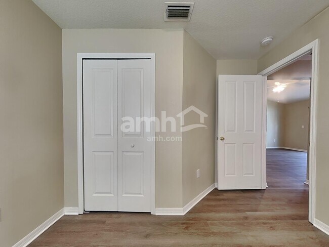 Building Photo - 1750 Kirtley Dr