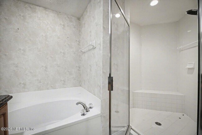 Building Photo - 100 Bermuda Bay Cir