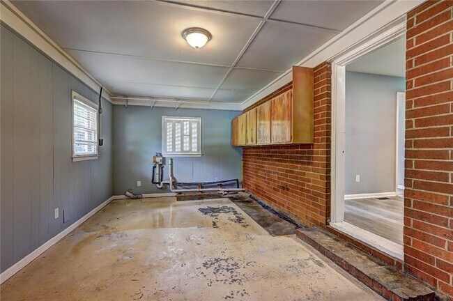 Building Photo - 970 Oglethorpe Ave