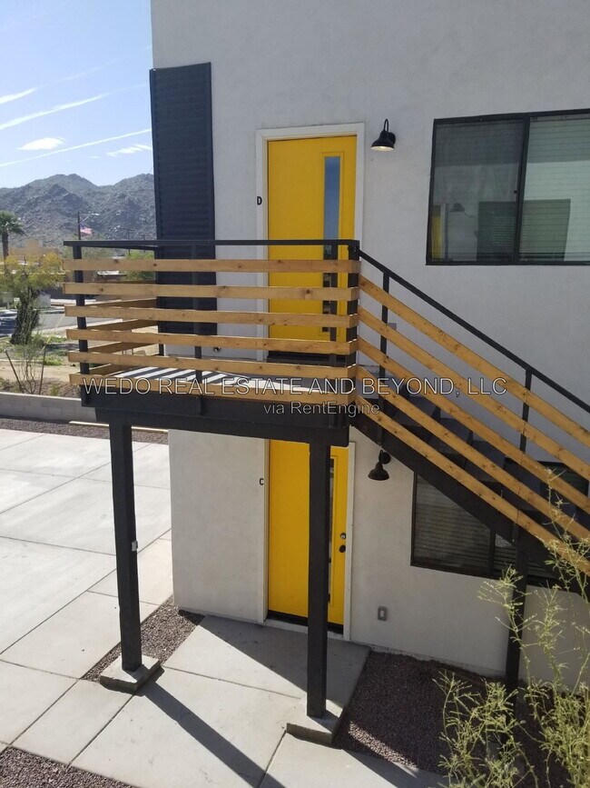 Building Photo - 813 E Siesta Dr