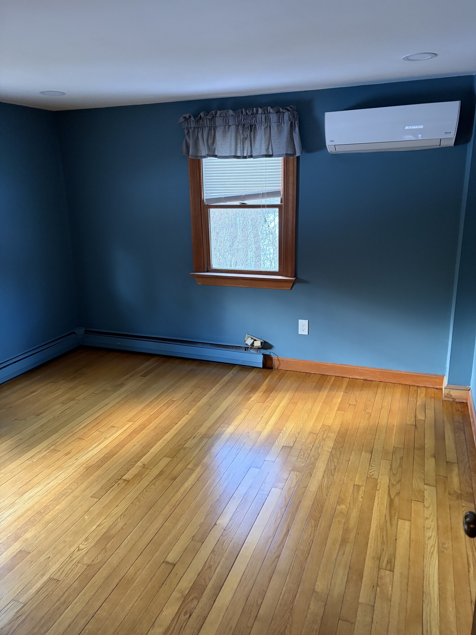 Building Photo - 16 Pelham St