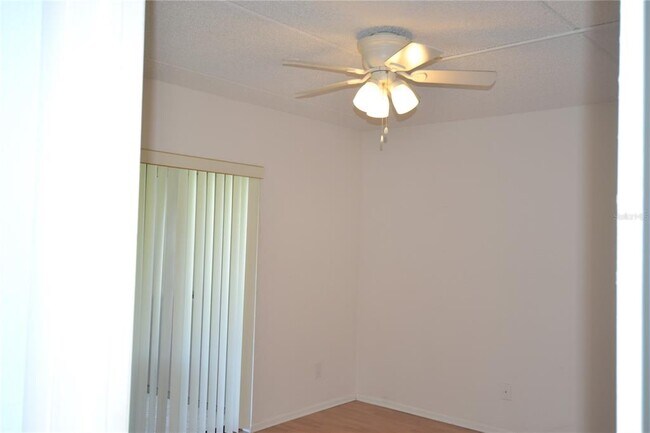 Building Photo - 209 Woodlake Wynde
