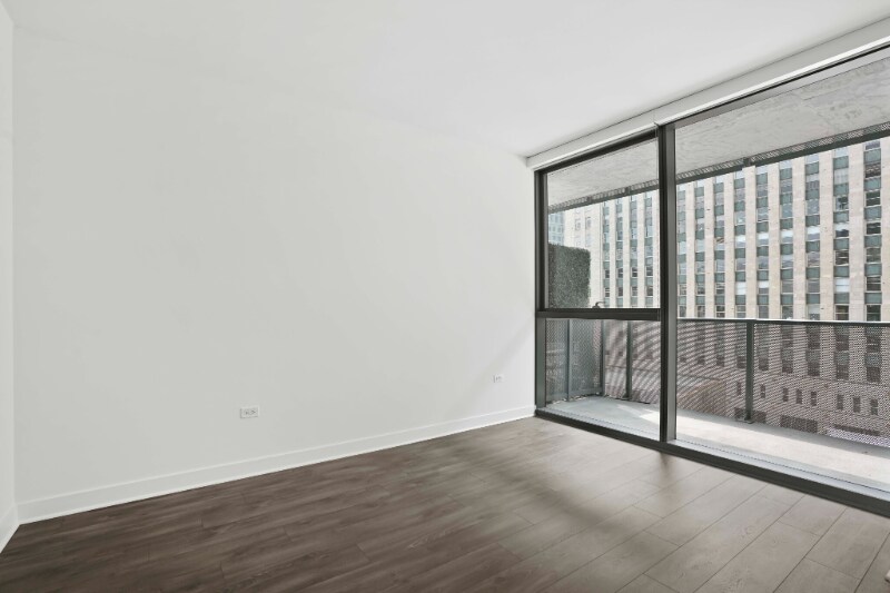 Building Photo - 224 W Hubbard St