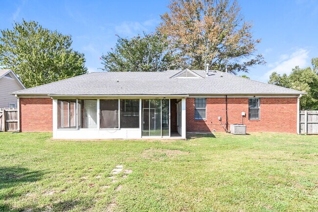 Building Photo - 6901 River Birch Rd