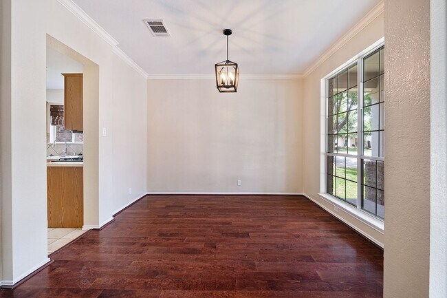 Building Photo - Stunning 4-Bedroom Home in Cedar Park with...