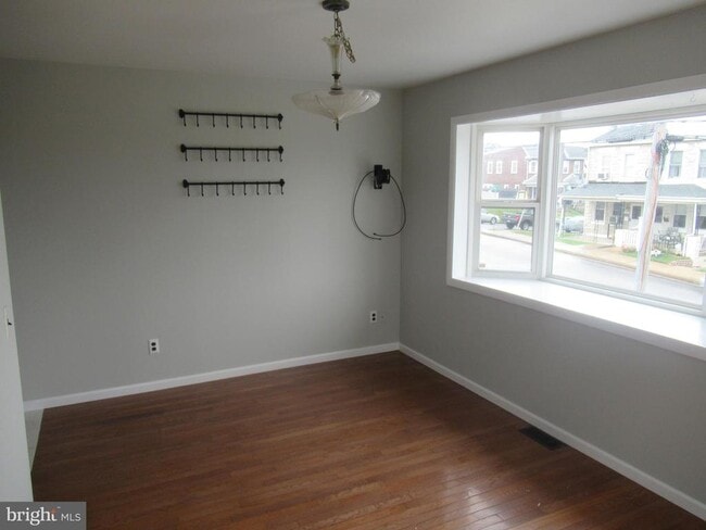 Building Photo - 436 Coates St