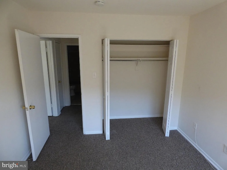 Building Photo - 10222 Prince Pl