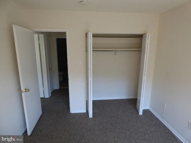 Building Photo - 10222 Prince Pl