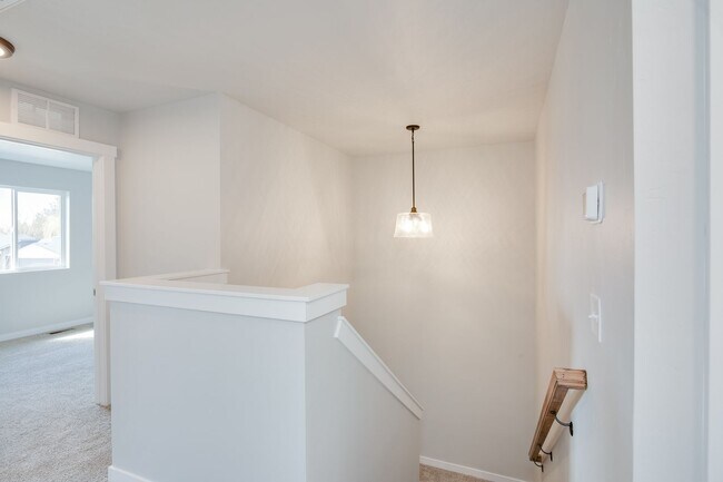 Building Photo - Incredible Townhomes. You’re New Home is Waiting.