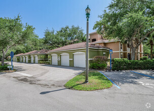 Building Photo - 5060 Fairways Cir