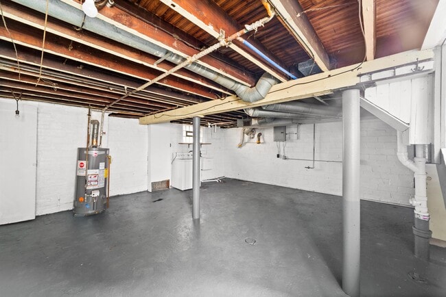 Building Photo - 11100 Thrush Ave
