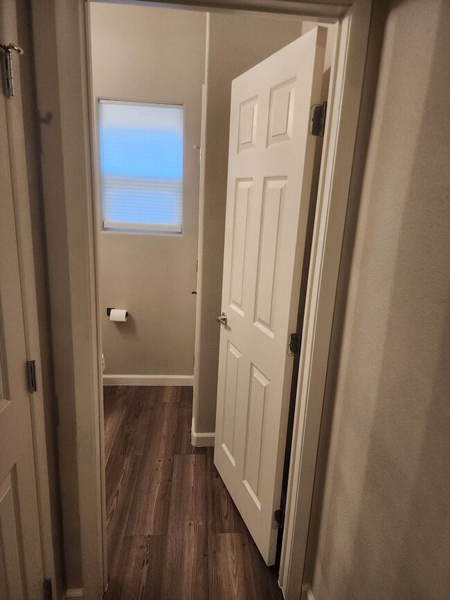 Building Photo - 3 bedroom/ 2 bath condo in gated community