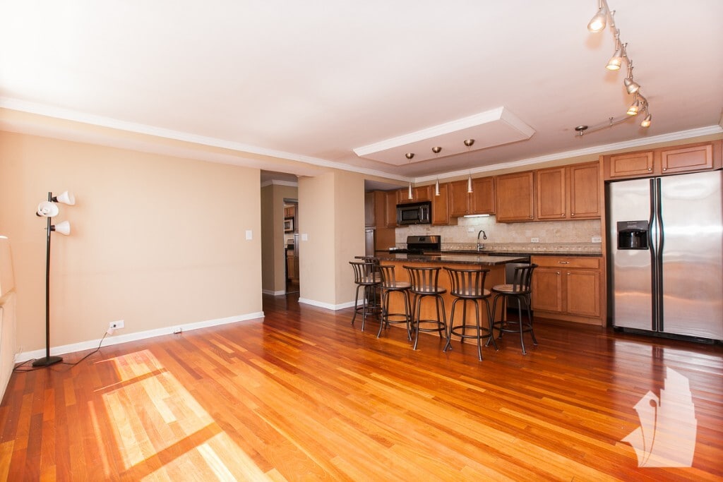 Building Photo - 3950 N Lake Shore Dr