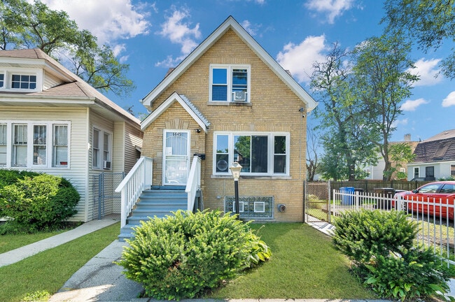 Primary Photo - 6645 S Seeley Ave
