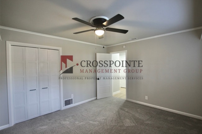 Building Photo - Recently remodeled South Tyler Home with Mother in Law Suite