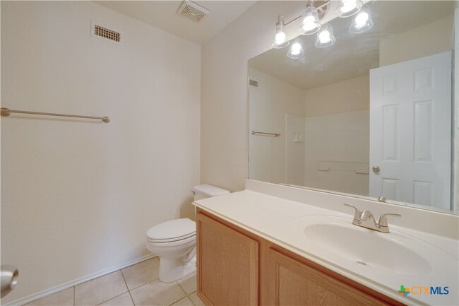 Building Photo - 121 Park Ln