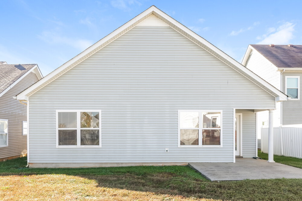 Building Photo - 1516 Beaconcrest Cir