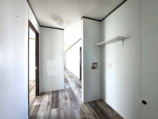 Building Photo - 16206 Wood Dr