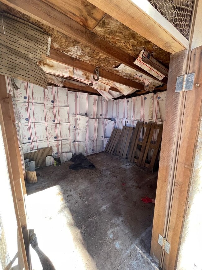 Building Photo - 2 Bedroom one bath Manufactured home on Cul De Sac