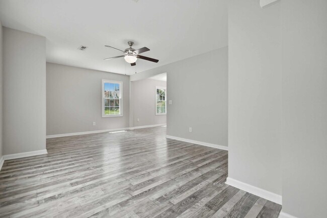 Building Photo - 970 Swift Dr