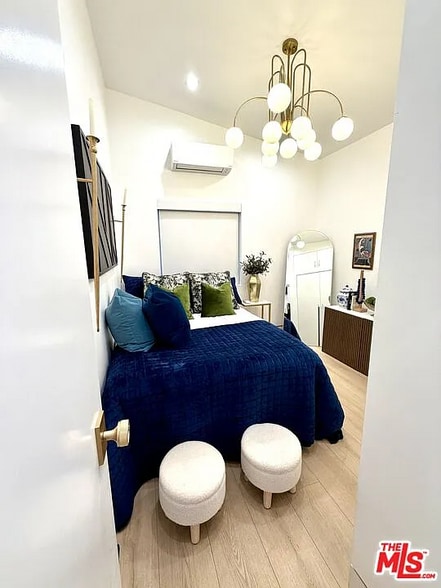 Building Photo - 5561 1/2 El Canon Ave