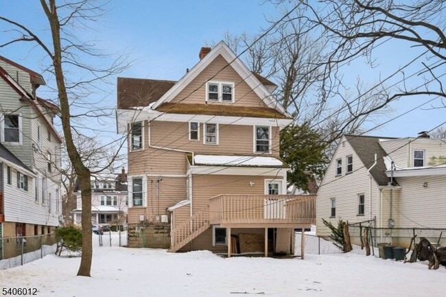 Building Photo - 99 Lincoln St