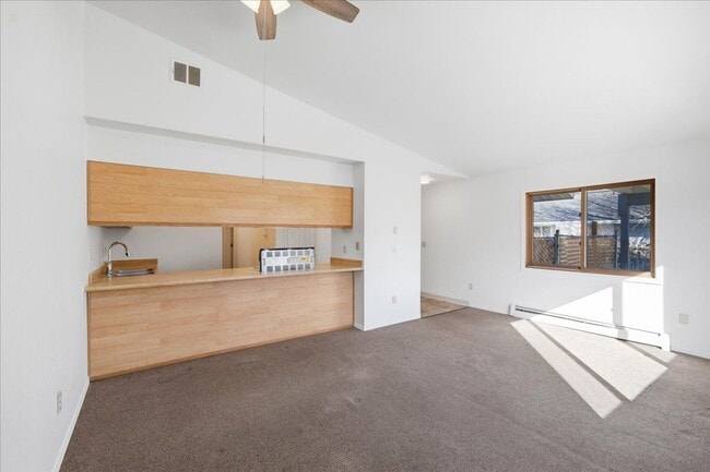 Building Photo - 900 N Wesglenn Cir