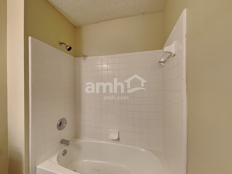 Building Photo - 6521 Skyler Jean Dr