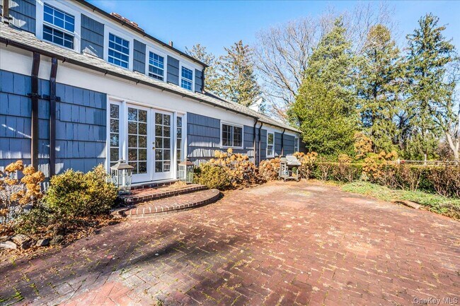 Building Photo - 110 Hegemans Ln