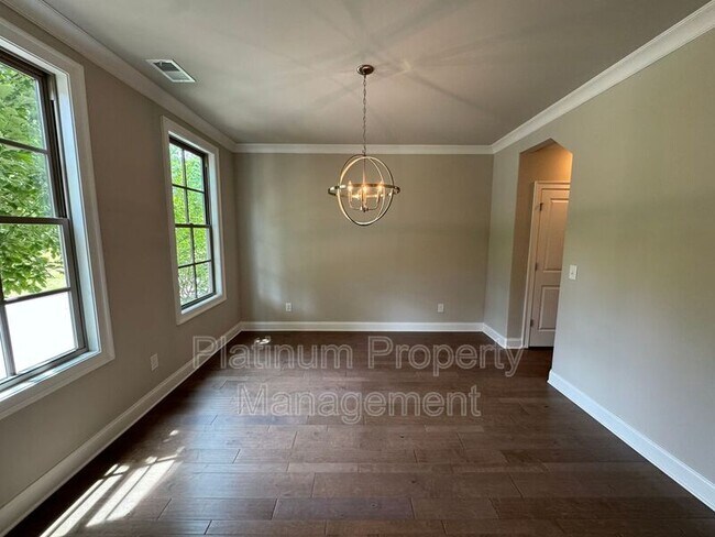 Building Photo - 931 Olmsted Ln